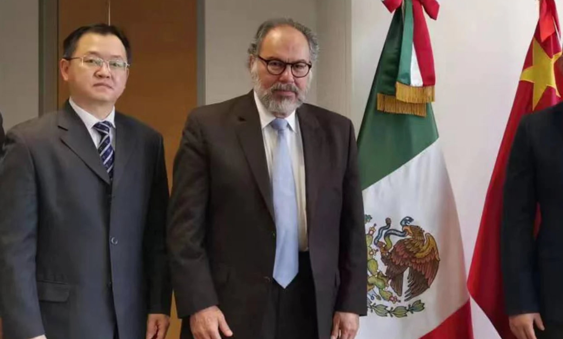 Cónsul de México en Shanghái, fue relevado de su puesto